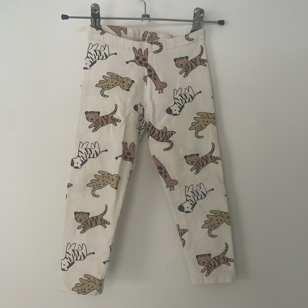 H&M fleecy leggings with safari animal print size 3T